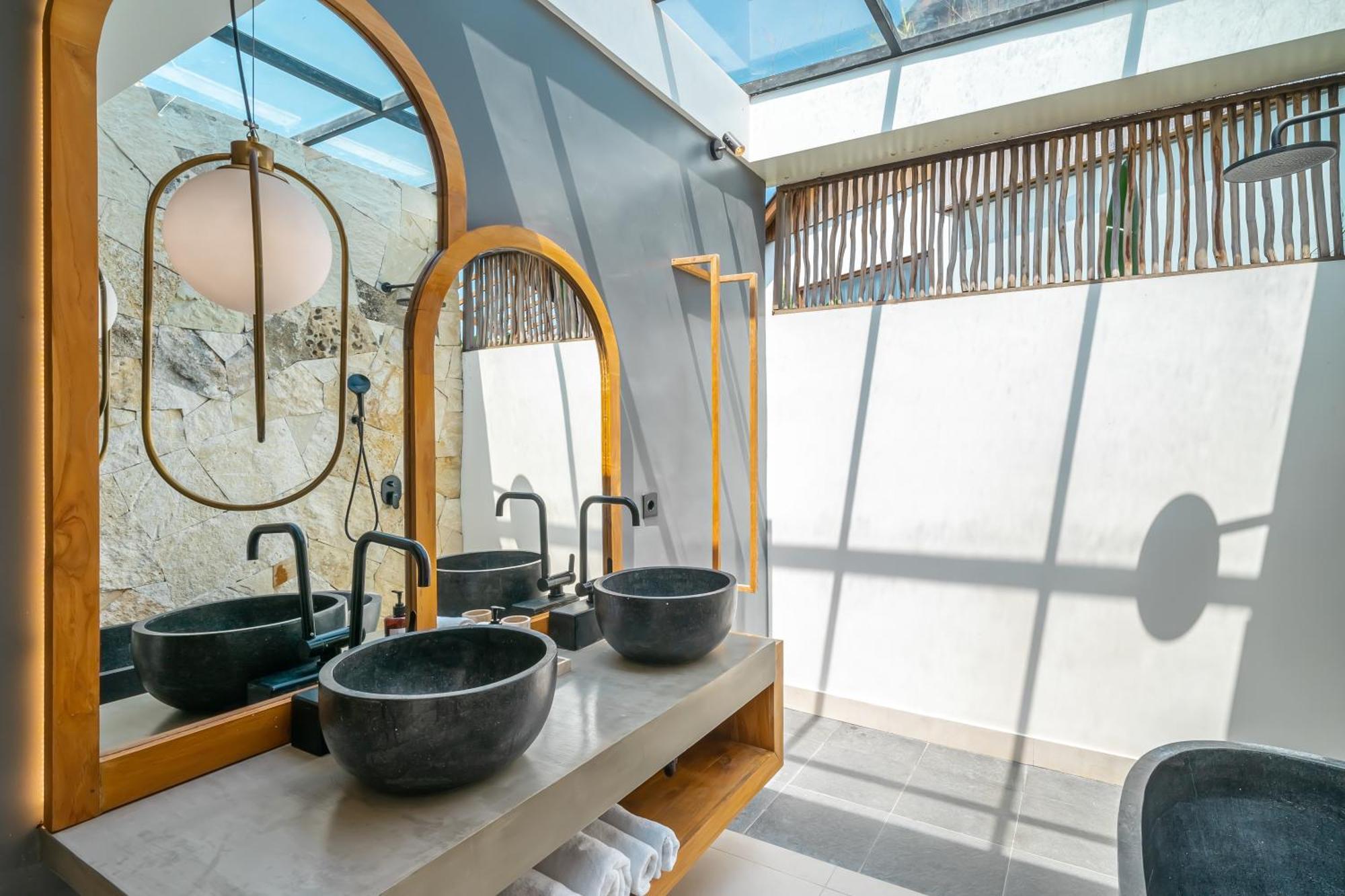 Villa Arunika - Stylish Tropical 2Br Villa Close To Nyanyi Beach! Selemadeg Exteriör bild