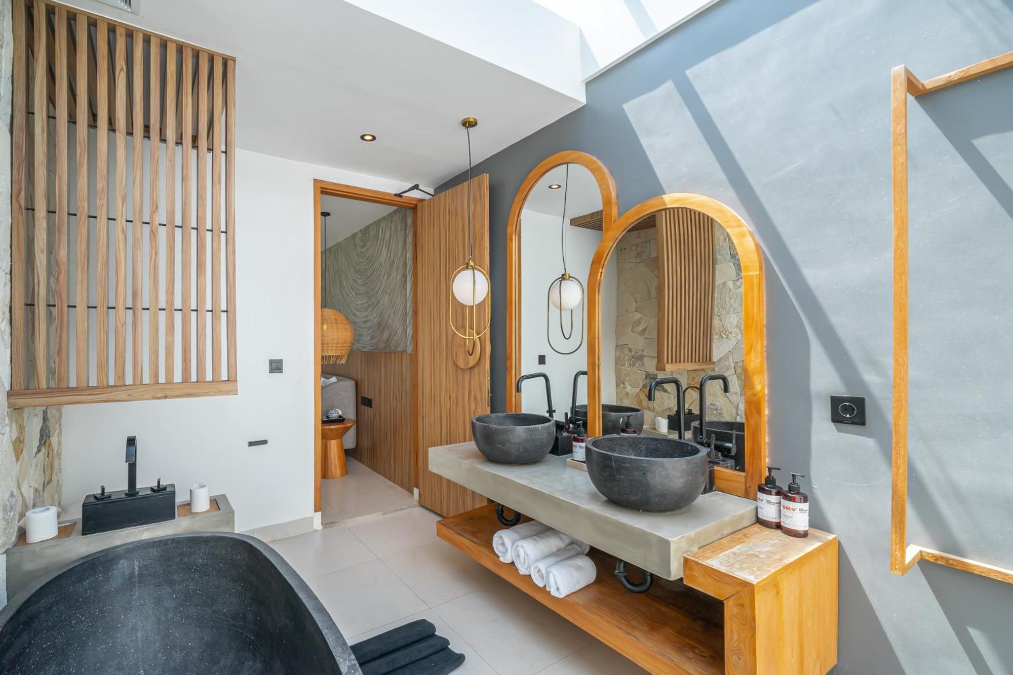 Villa Arunika - Stylish Tropical 2Br Villa Close To Nyanyi Beach! Selemadeg Exteriör bild