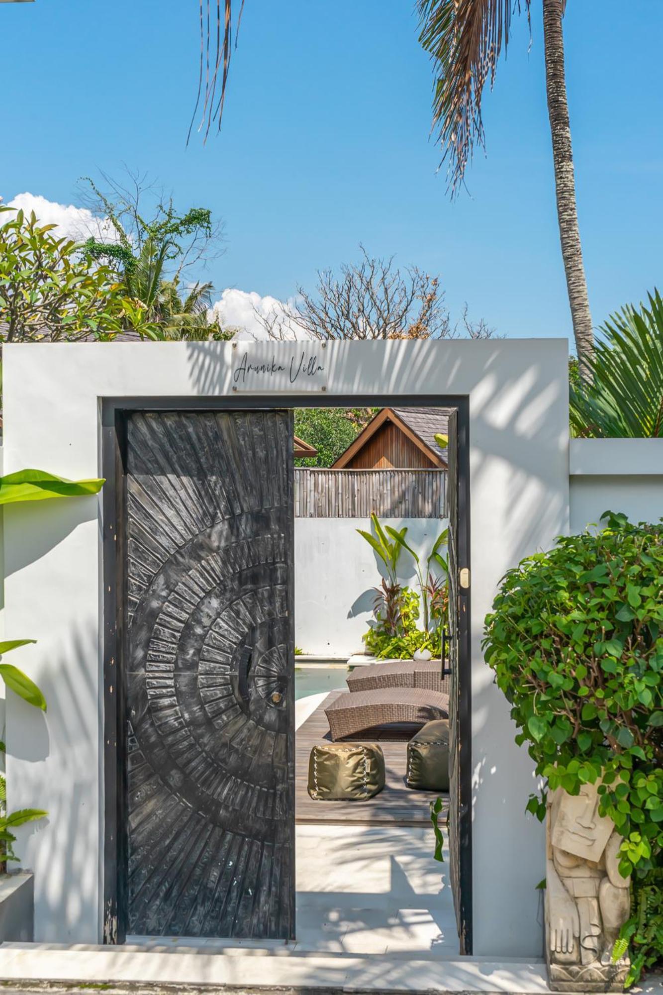 Villa Arunika - Stylish Tropical 2Br Villa Close To Nyanyi Beach! Selemadeg Exteriör bild